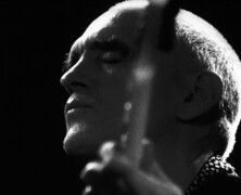 Steve Swallow : quand l’hirondelle chante l’hiver.
